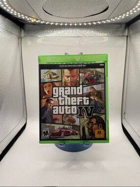 Microsoft Grand Theft Auto IV — Green Case Cover Art